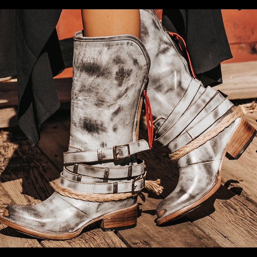 Drove boot.  Freebird by Steven